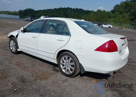 2006 Honda Accord Sdn Ex-L V6 z USA, uszkodzony, nr VIN 1HGCM66576A055556